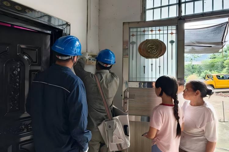 国网蕲春县供电公司：时珍故里庆国庆 电靓艾都护安宁