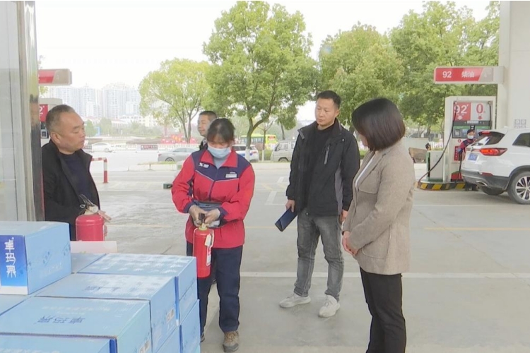 蕲春县商务局：打非治违 保障成品油行业安全有序