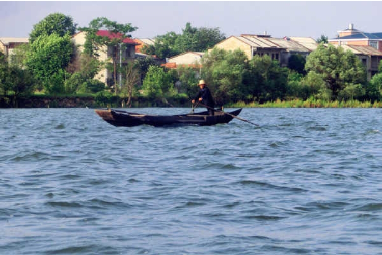 蕲春开展策湖水环境综合整治，流域周边实现水清河畅