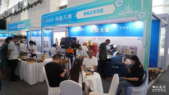 蕲春艾灸亮相技能国赛受热捧，现场订单纷至沓来