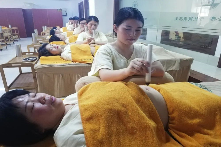 秋日艾灸好 艾企生产忙 蕲春做活&ldquo;三产融合&rdquo;