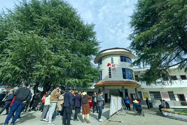 现场会开到镇村湾组一线，蕲春以文明乡风赋能乡村振兴