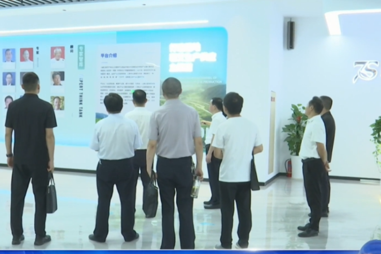 英山县建设大宗物资物流专班来蕲考察